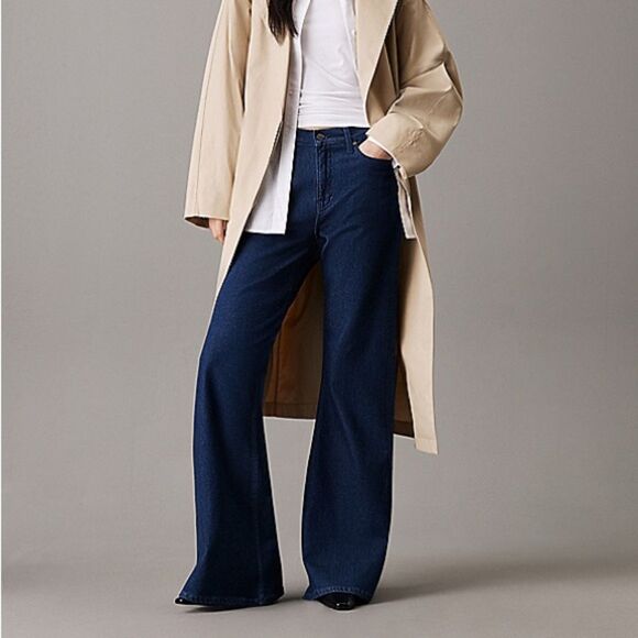 Calvin Klein High Rise Flare Jeans Dark Wash Size 32 NWT - Picture 1 of 9